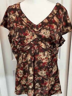 LOFT Brown Floral V-Neck Short Sleeve Blouse with Red and Cream Accents